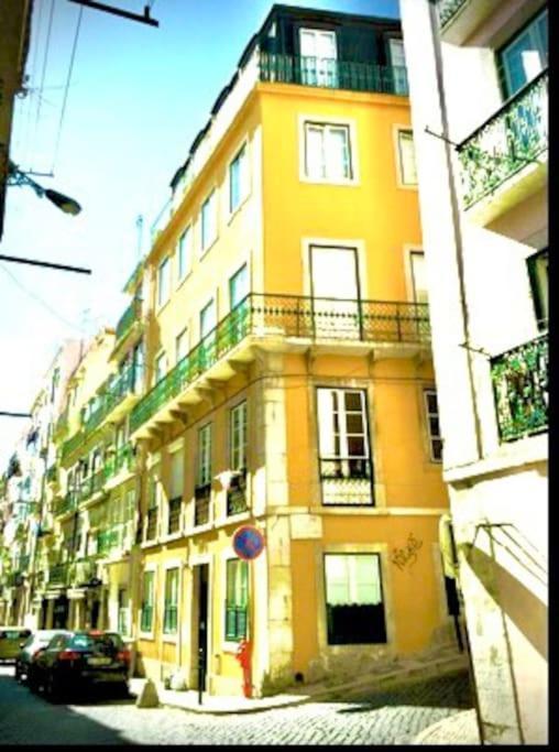 Charming Flat In Chiado-lisbon Appartement *